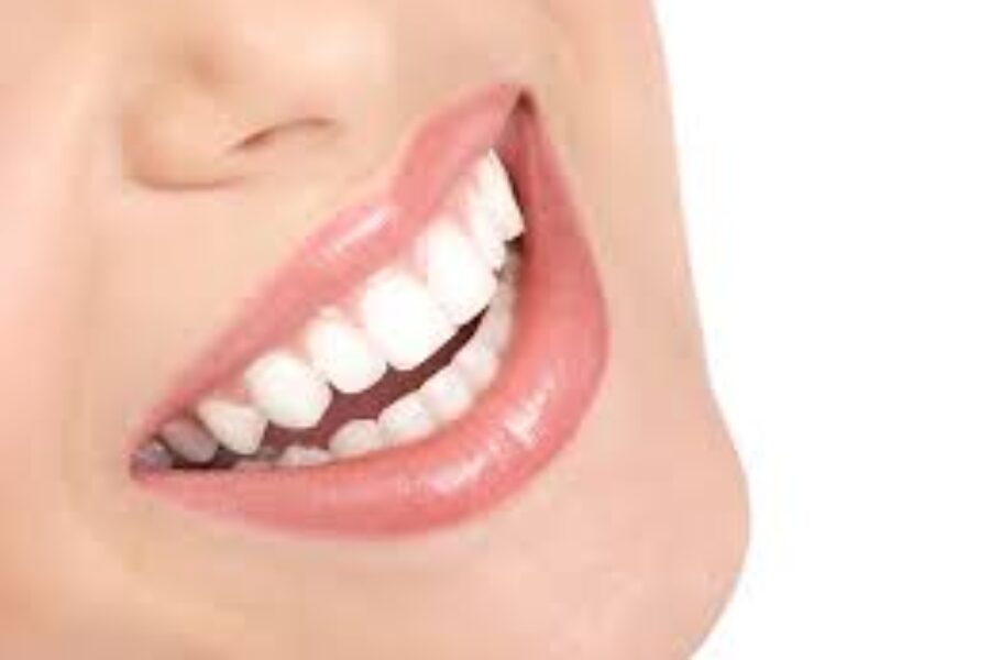 Deglución atípica: qué es, causas y cómo puede afectar tu sonrisa